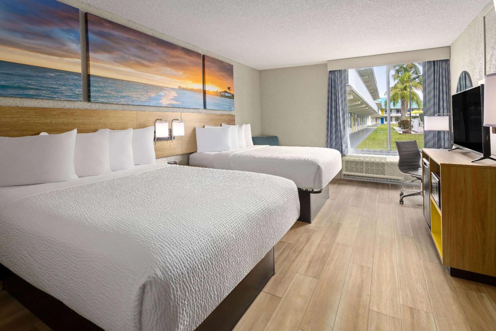 Days Inn By Wyndham Fort Pierce Midtown Экстерьер фото